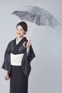 夏の着物と絹の日傘